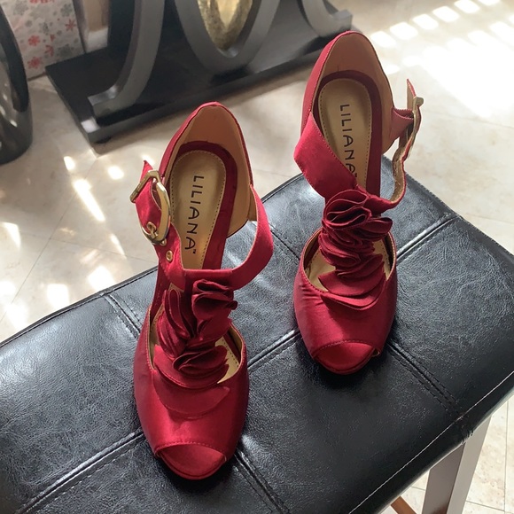 Liliana satin Heels. - Picture 4 of 4